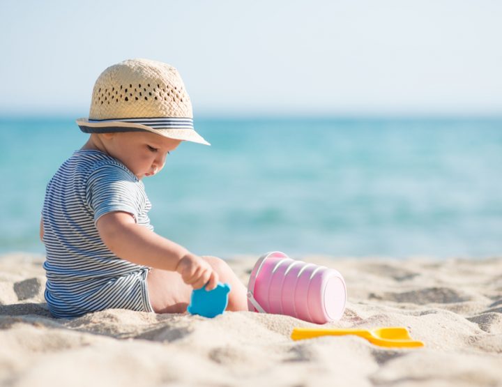 Waarom de eerste vakantie met je baby eigenlijk geen vakantie is